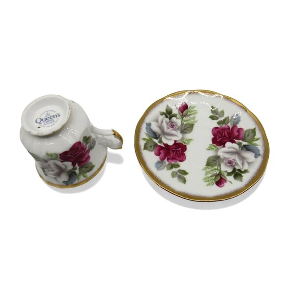 QUEENS CHINA Jacobean Roses Tea Cup And Saucer Gold Trim England Vintage - Picture 7 of 12